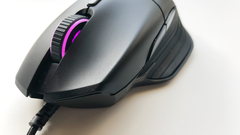 The scroll wheel can be customized, which is a nice touch.